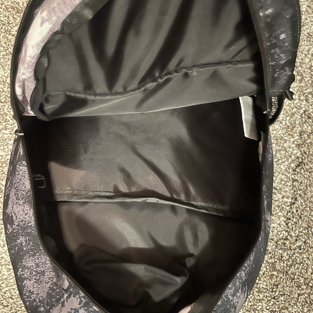 NWOT Reebok Black Backpack - Picture 2 of 3
